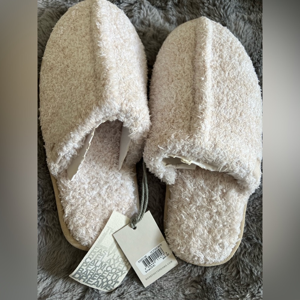 NWT Barefoot Dreams Cozy Slippers (Small)
